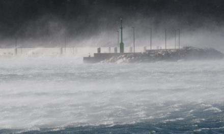 SINOPTIČKE KARTE SE CRVENE, UPALJEN METEOALARM! Dalmatince će probuditi orkanski udari bure, unutrašnjost će okovati snijeg i led