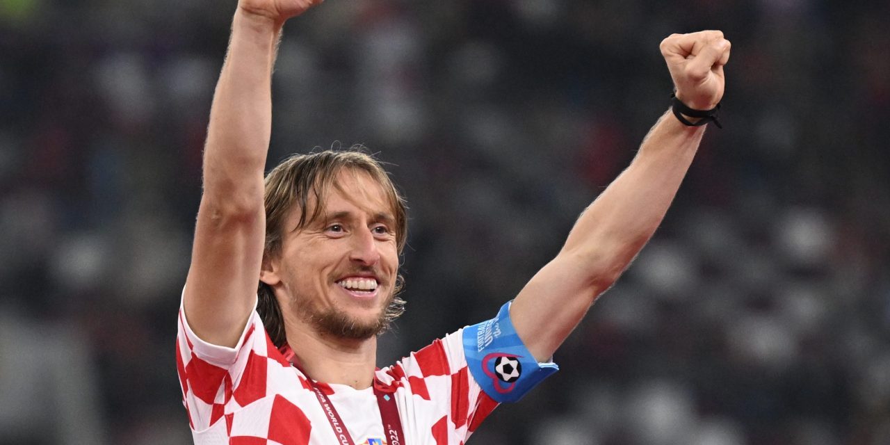 MODRIĆ U ELITNOM DRUŠTVU, KAKVA GODINA LEGENDE! Novo veliko priznanje hrvatskom majstoru, Messi najbolji