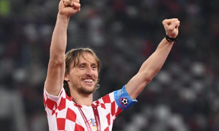 MODRIĆ U ELITNOM DRUŠTVU, KAKVA GODINA LEGENDE! Novo veliko priznanje hrvatskom majstoru, Messi najbolji