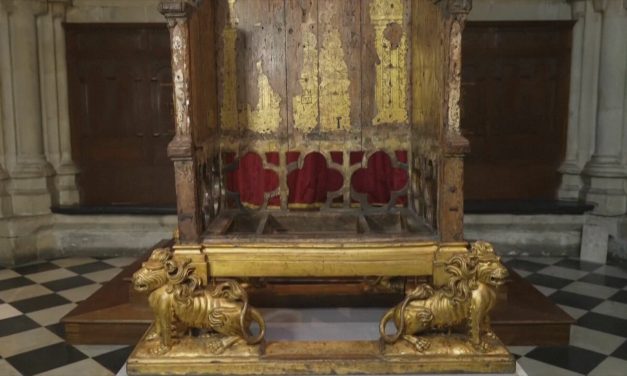 Dva mjeseca i jedna krhka stolica: U tijeku restauracija povijesne stolice za krunidbu kralja Charlesa