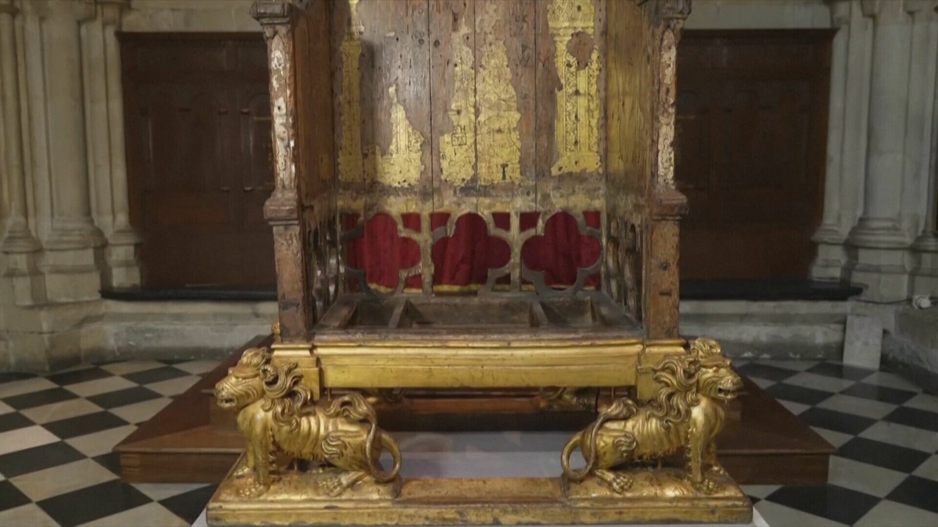 Dva mjeseca i jedna krhka stolica: U tijeku restauracija povijesne stolice za krunidbu kralja Charlesa