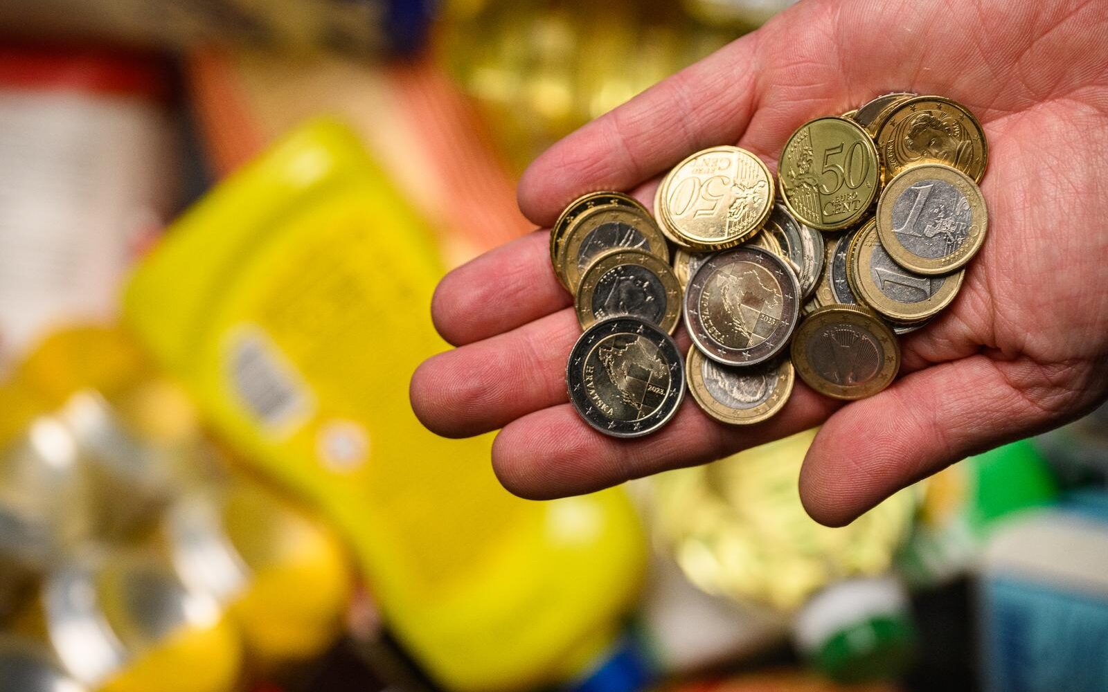 Vodeći trgovački lanci uvode 'antiinflacijsku košaricu': Trgovci kupcima nude najniže moguće cijene