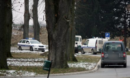 NETKO NAORUŽAN UPAO U ZAGREBAČKU ŠKOLU!  'Pokušavamo pomoći učenicima': Opasna osoba ušla je nakon nultog sata