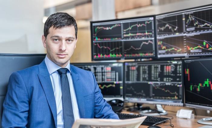 Kako investirati i štedjeti u 20-ima, 40-ima i 60-ima (3.): Pitali smo brokera Ivana Stojanovića