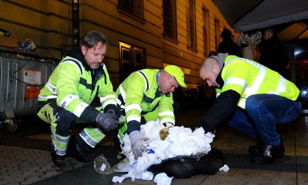 FOTO: Radnici Čistoće u smeću traže podatke o prekršiteljima.  Opisali su kako to izgleda