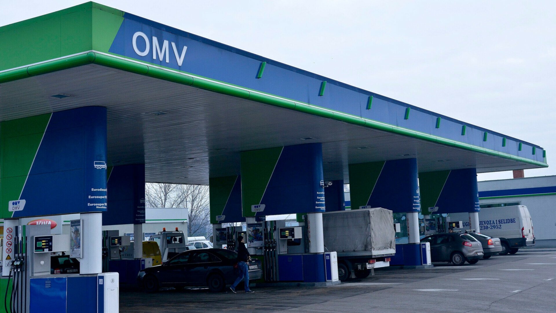 MOL prodaje 39 benzinskih postaja, s Inom preuzima OMV Slovenija: “Kupci će imati koristi”