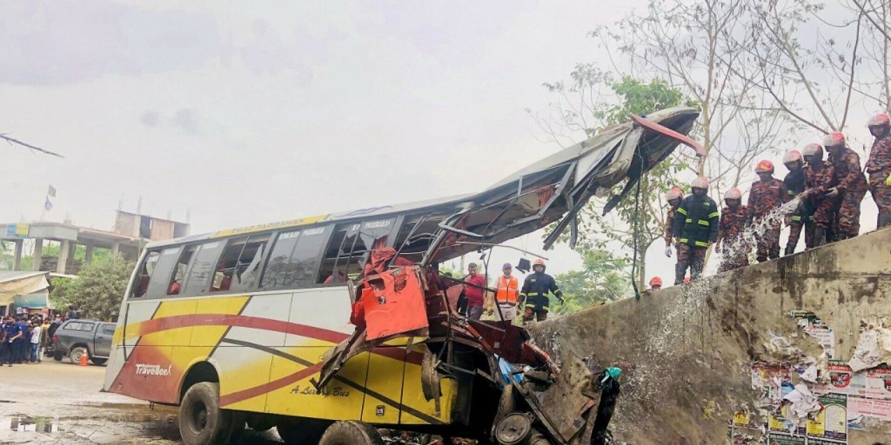 VIDEO/FOTO Katastofalna autobusna nesreća: Poginulo 19 osoba, broj bi mogao i rasti