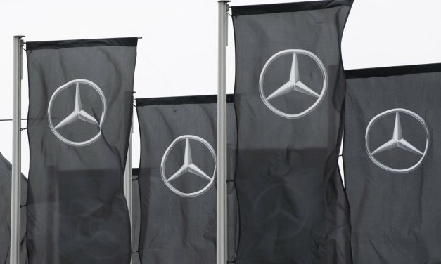 Korupcijski skandal u Mercedesu: Dvojica menadžera primala mito?