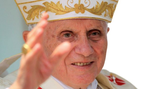 Papa Benedikt bio je pod istragom kao suučesnik u aferi seksualnog zlostavljanja