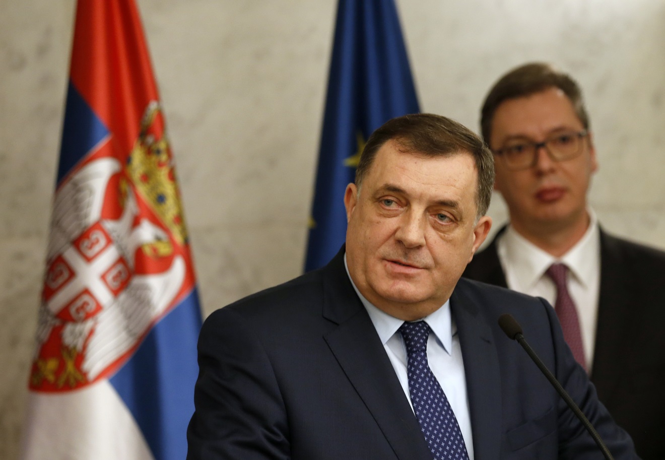 PUKLA LJUBAV VUČIĆA I DODIKA?  'Predsjednik svih Srba' Dodika je jednim potezom bocnuo 'u oko'