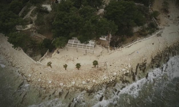 Plava laguna puna otpada: Nasipavanjem zagađena jedna od najljepših plaža