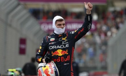 Max Verstappen nastavio je dominaciju na početku sezone i slavio u Australiji.  Alonso je opet bio treći