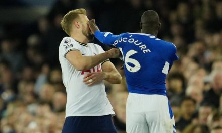 Everton je opalio pljusku Spursima u 90. minuti i iščupao bod krasnim Keaneovim udarcem