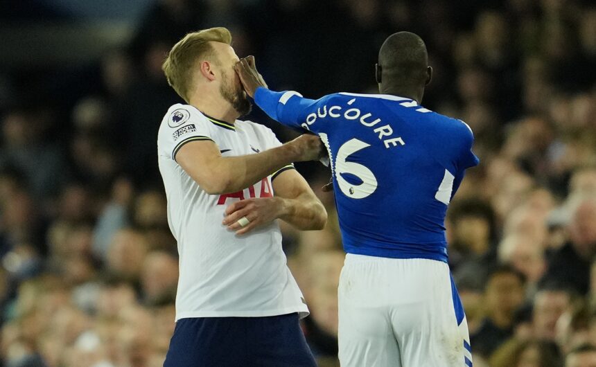 Everton je opalio pljusku Spursima u 90. minuti i iščupao bod krasnim Keaneovim udarcem