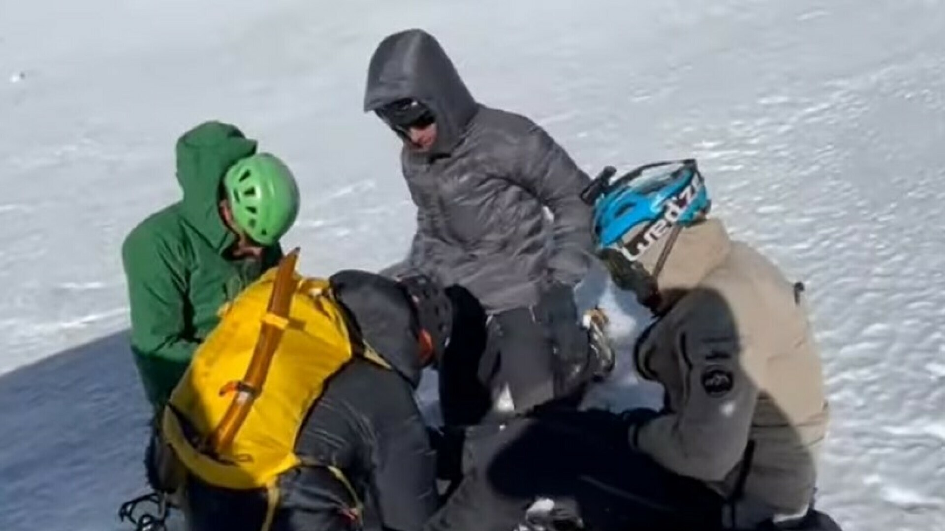 VIDEO Hrvatski planinar ozlijeđen na Pirinejima: Pao je i kotrljao se 30 metara niz padinu, izvlačili su ga užetima