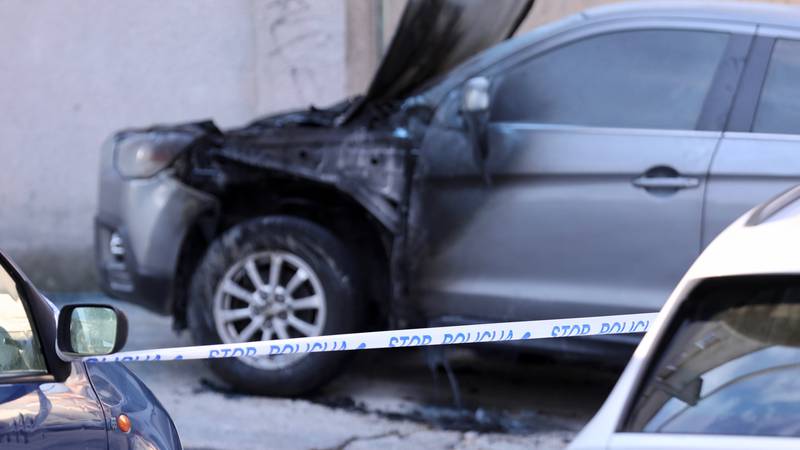 FOTO Izgorjelo još jedno vozilo tijekom noći: Nakon Osijeka, zapalio se automobil iu Splitu