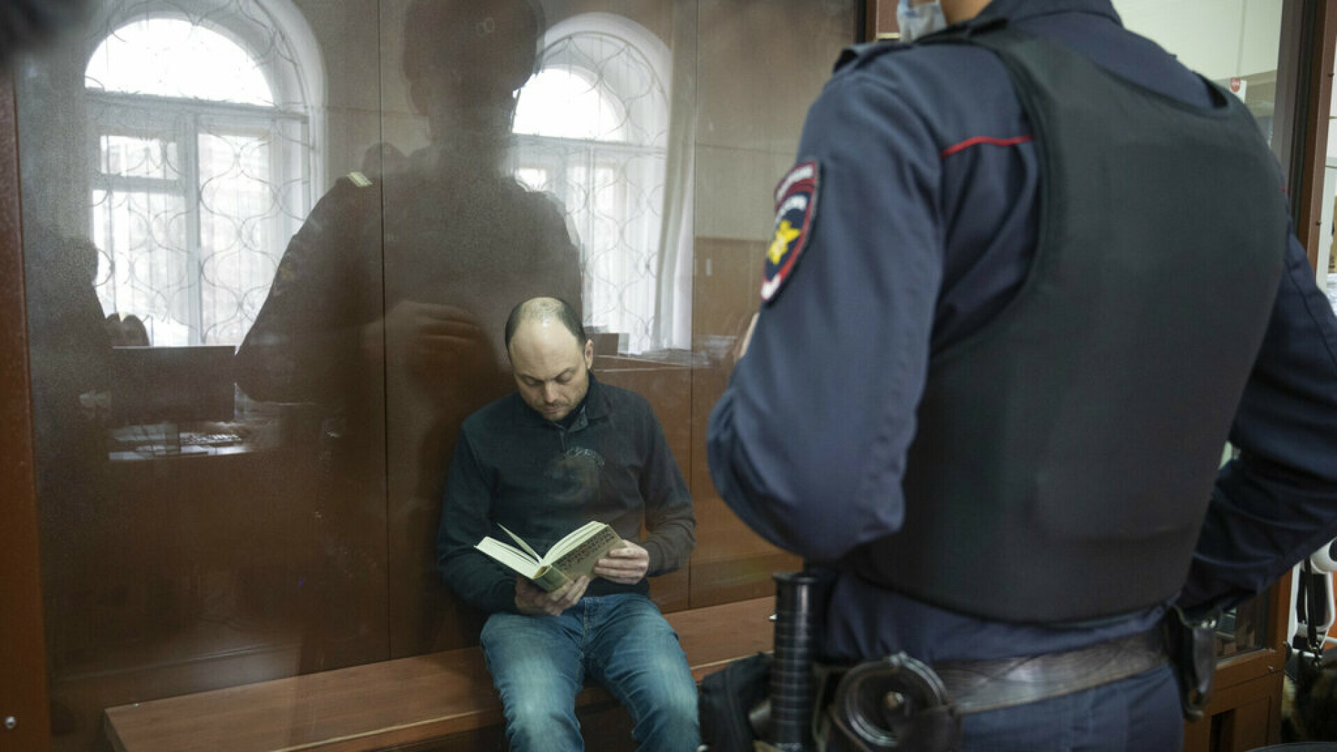 Vodeći Putinov kritičar osuđen na 25 godina zatvora zbog izdaje: “Potpisujem svaku riječ koju sam rekao, ne kažem se”