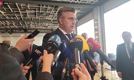 VIDEO Plenković u Petrčanima se obrušio na oporbu: 'Nisu pridonijeli ništa…plačljivi su'