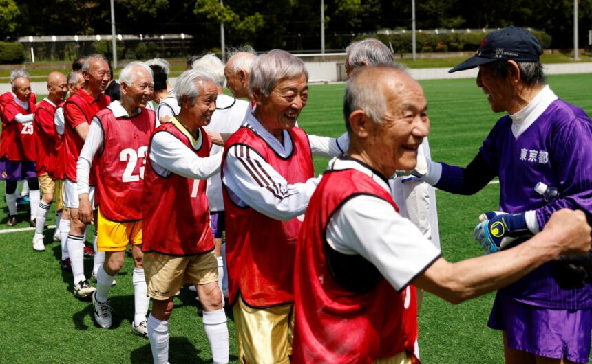 U Japanu je krenula nogometna liga za starije od 80 godina, a fotografije s utakmica su fascinantne