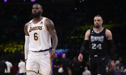 Pa ti pričaj svašta: LeBron i Davis donijeli su Lakersima 2-1, a Brooks je izbačen s utakmice