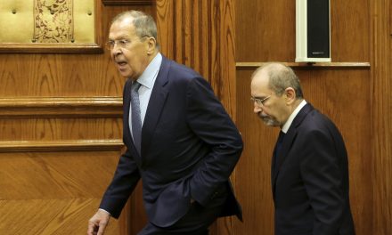 UKRAJINCI NAPALI KRIM: Vlada stanje pripravnosti!  U to vrijeme Lavrov je sletio u New York, pratilo ga je 700 000 ljudi…