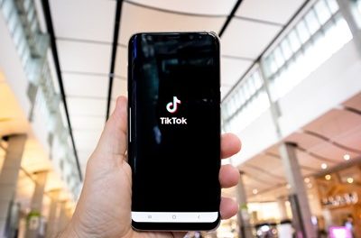 TikTok je društvena mreža na kojoj se globalno provodi najviše vremena