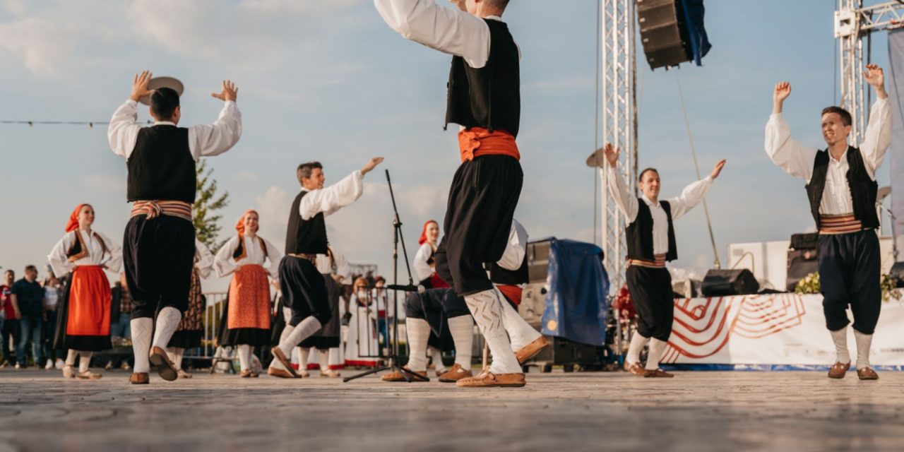 (FOTO) TISUĆE LJUDI SLILO SE U VUKOVARU: Pogledajte kako je bio na jedinstvenom hrvatskom festivalu nematerijalne kulturne baštine