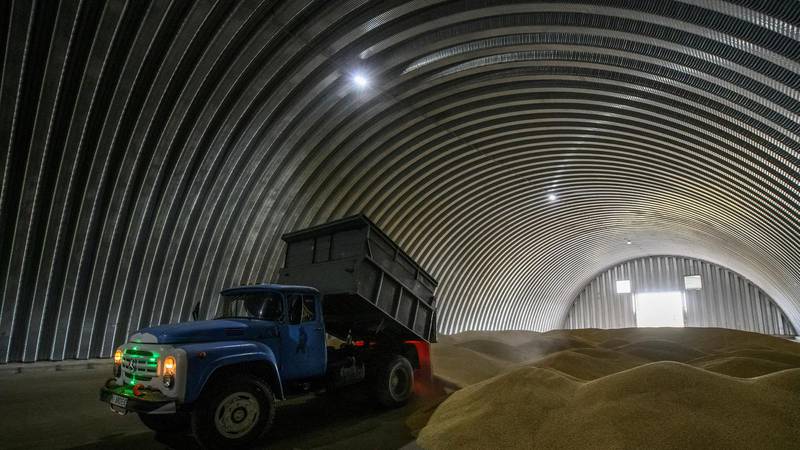 Moldavija razmatra zabranu ukrajinskog uvoza žitarica;  U napadu na Kherson poginula je starica