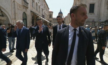 Plenković se pohvalio u Dubrovniku, au Cavtatu škola opasna za učenike: “Da ja gledam je li nekome curi krov?”