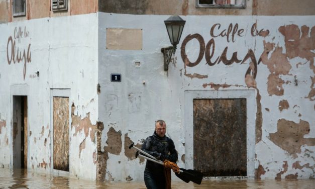 Hrvatska na udaru poplava, grade se zečji nasipi i pune vreće s pijeskom: Civilna zaštita objavila savjete