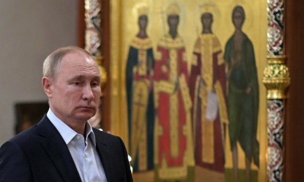 Putin predaje povijesnu ikonu Ruskoj pravoslavnoj crkvi
