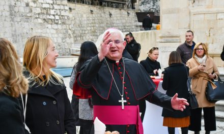 PANDORINA KUTIJA JE OTVORENA!  Četiri novi slučaj pedofilije u Crkvi: Što je u pozadini?