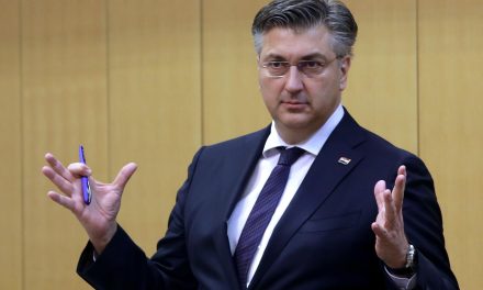 Plenković: Od 1. siječnja krećemo s cjelovitim paketom povećanja plaća