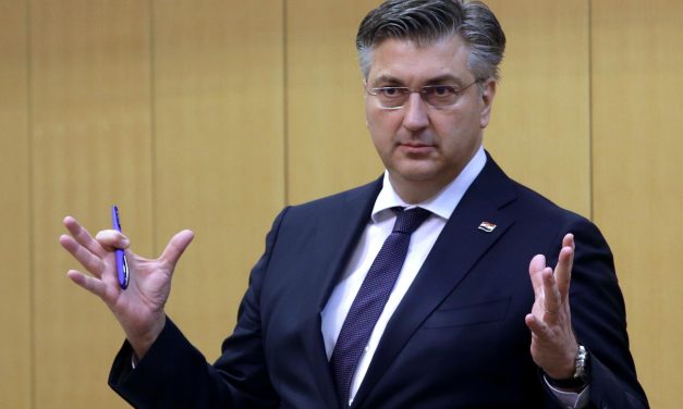 Plenković: Od 1. siječnja krećemo s cjelovitim paketom povećanja plaća
