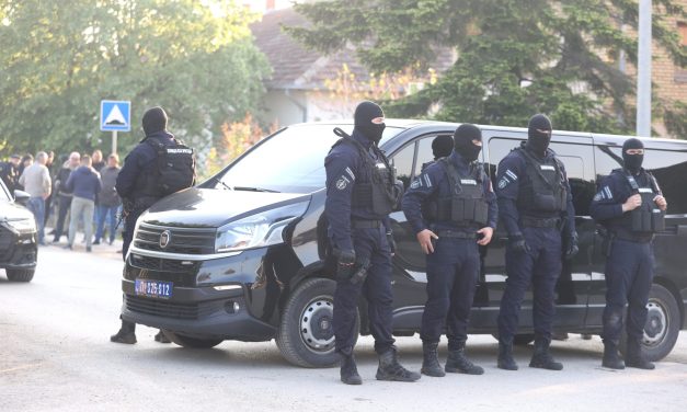 (FOTO) MEGA POTJERA U SRBIJI: Ovako je izgledala potraga za masovnim ubojstvom, stotine policajaca češljalo svaki kutak