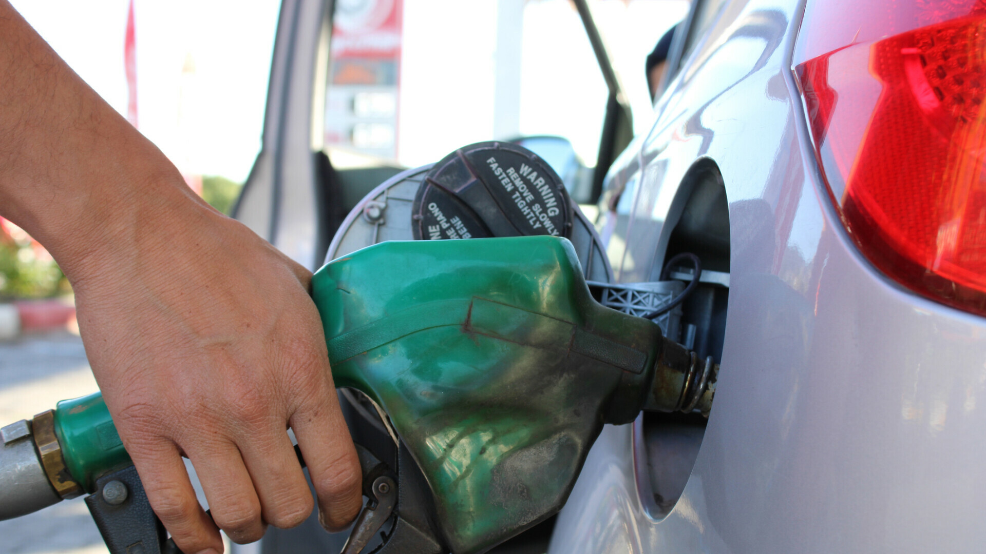 Dobre vijesti za vozače!  Vlada objavila nove cijene goriva