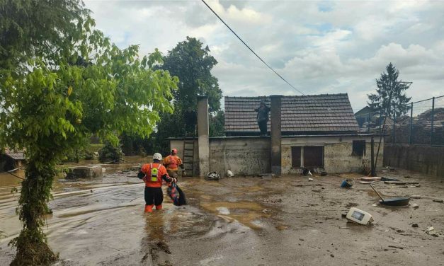 VIDEO/FOTO Nevrijeme poharalo dvije županije: HGSS morao evakuirati ljude.  Poplavljena dvorišta, podrumi i kuće