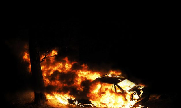 Buktinja u noći: Izgorio automobil u vlasništvu 67-godišnjakinje