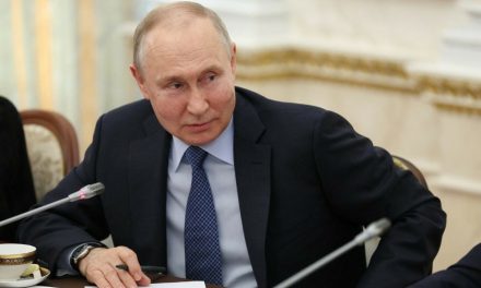 Putin upozorio Zapad: “Rusija bi mogla upotrijebiti nuklearno oružje i uništiti dio središta Kijeva, ali…”