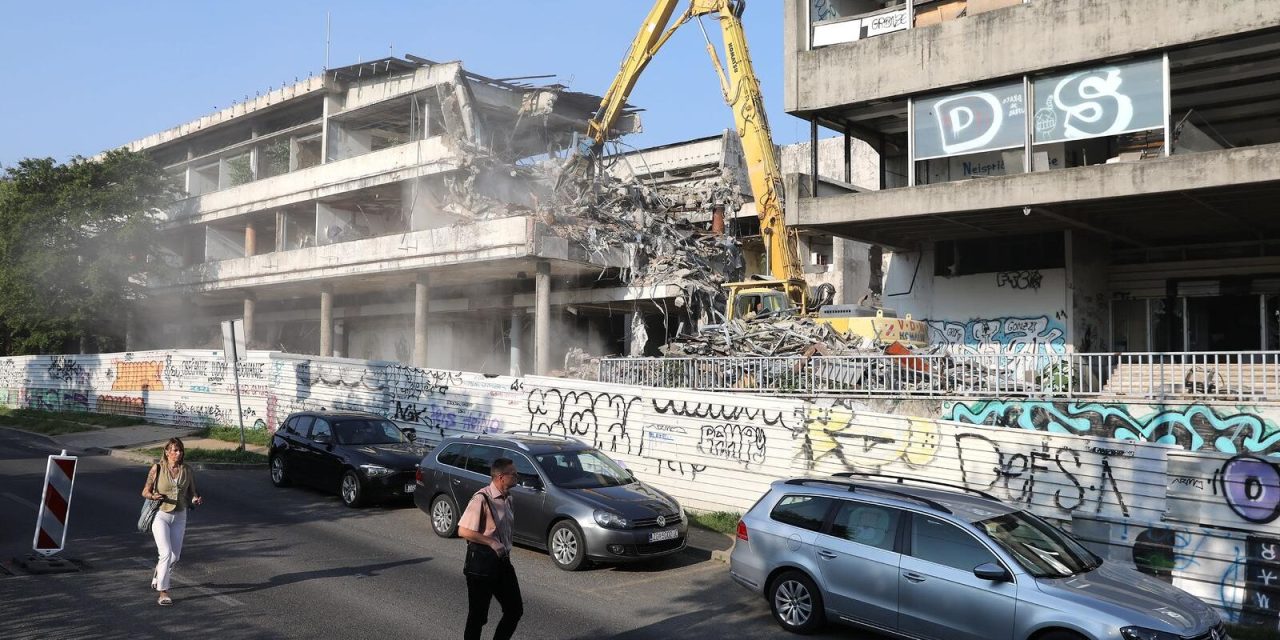 FOTO: Konačno se ruši maketa u centru Zagreba, pogledajte bagere na djelu