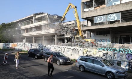 FOTO: Konačno se ruši maketa u centru Zagreba, pogledajte bagere na djelu