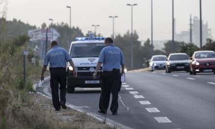 Policajc došao na očevid nesreće pa završio u bolnici: Ovakav 'napad' nije očekivao