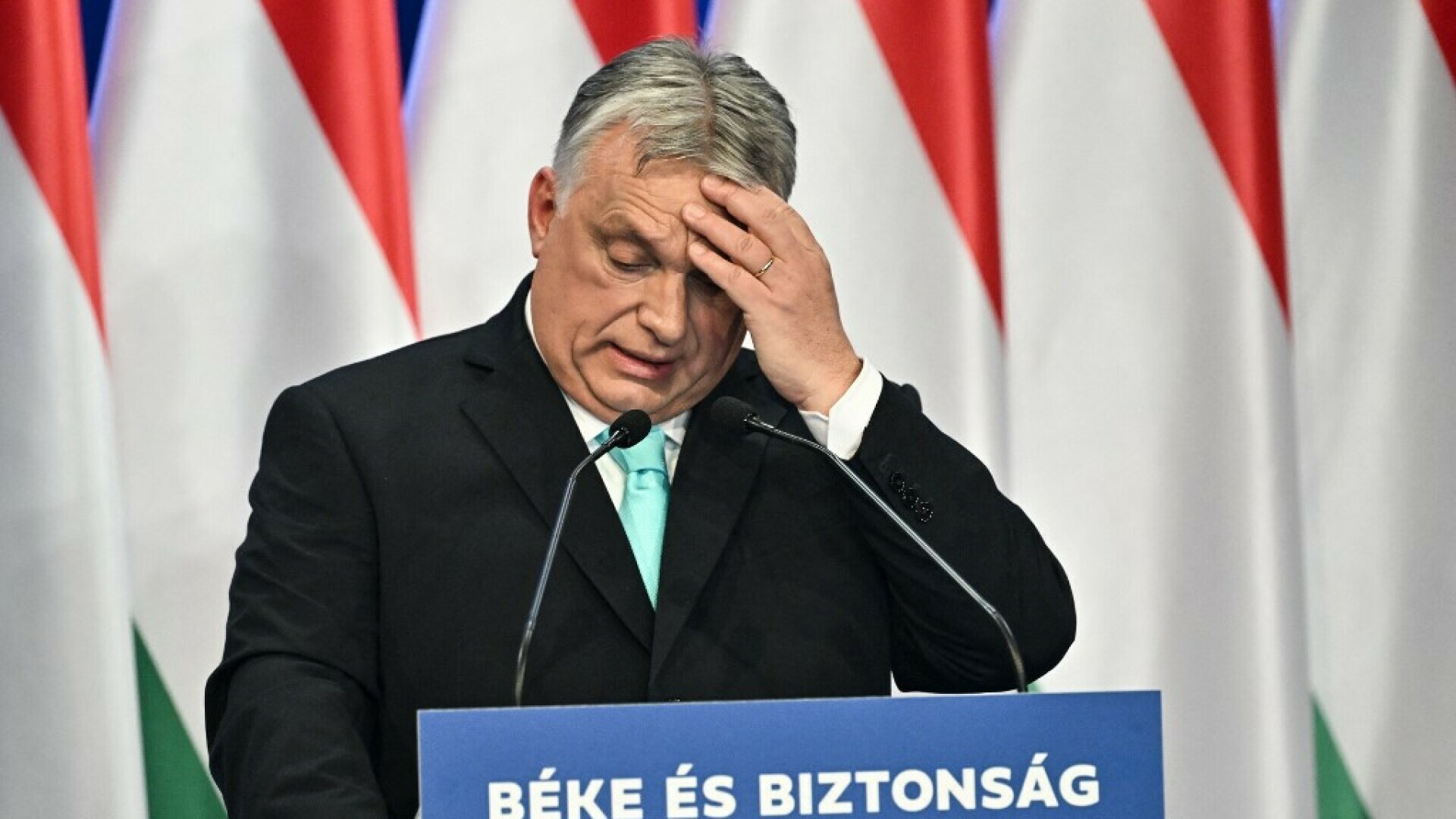 VIDEO Orban potpuno van kontrole na Twitteru stavio isječke Johna Travoltea: “Gdje je novac?”