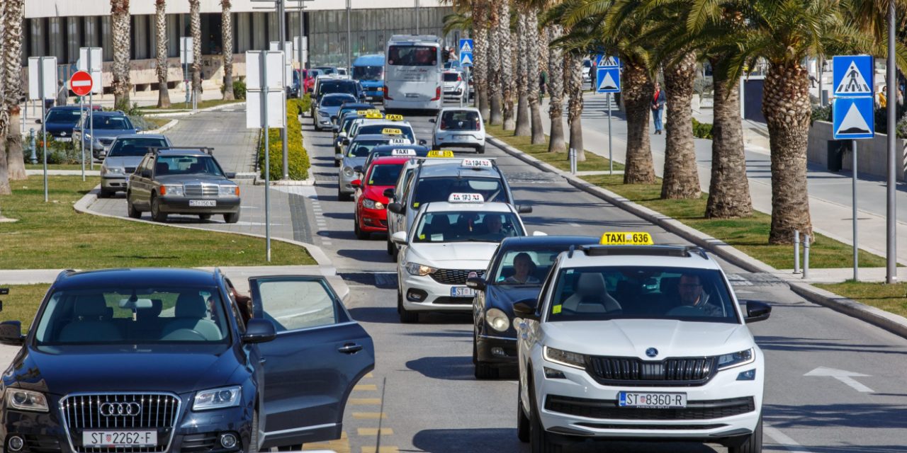 Cijeli Split bruji o ovome: Taksist američkom mornaru uzeo 900 eura za vožnju