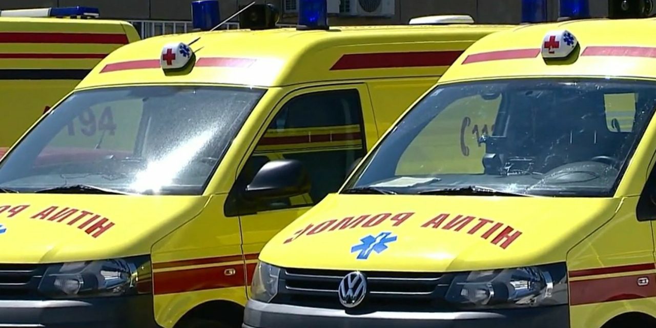 Prometna nesreća u Požegi: Sudarila se dva automobila, dvije osobe prevezene su u bolnicu