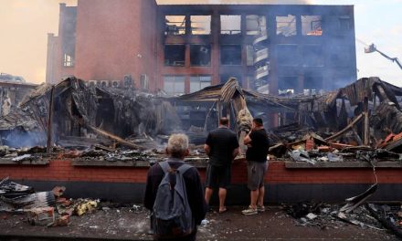 Muškarac pao sa zgrade tijekom nereda u Francuskoj i poginuo