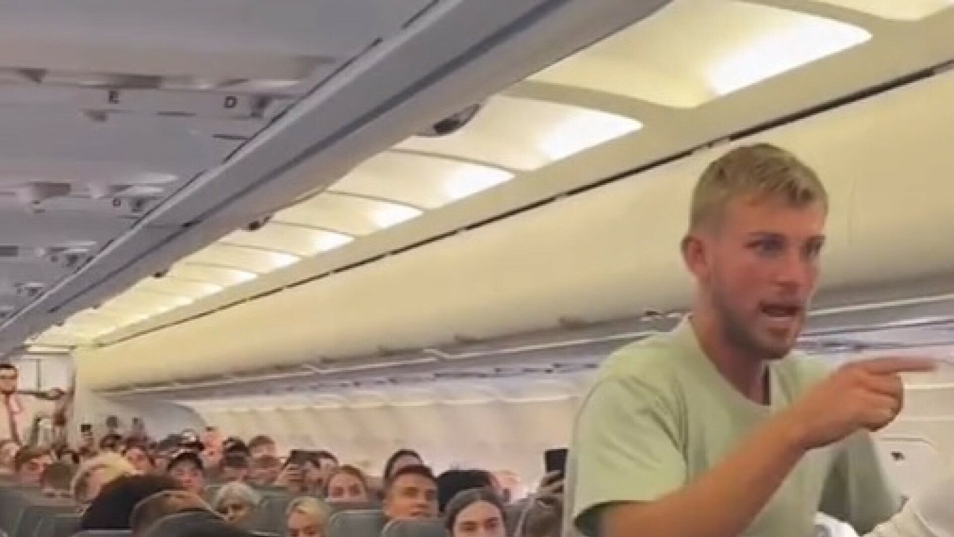 VIDEO Na letu iz Zadra pokušao otvoriti vrata aviona