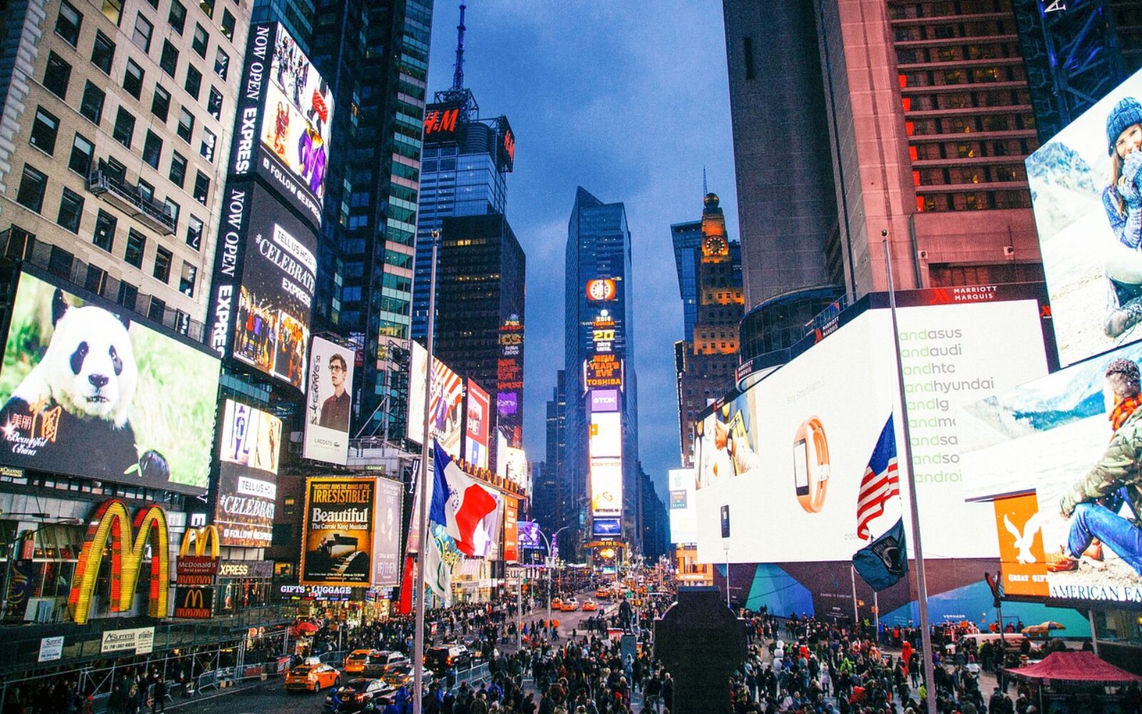 Plakat domaće nagrađivane agencije izložen na Times Squareu
