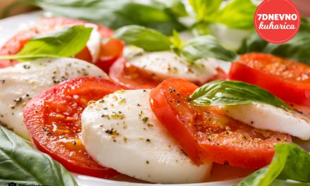 Caprese salata s rajčicama od višanja je osvježavajuć lagani ljetni obrok idealan za vruće ljetne dane!