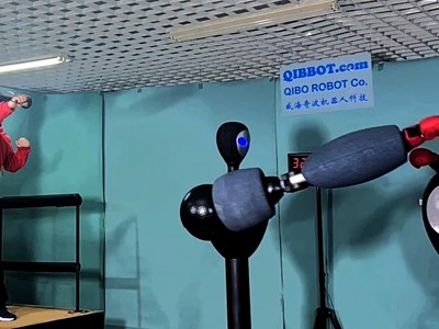 QIBBOT, najbrži daljinski upravljani robot udara poput malja